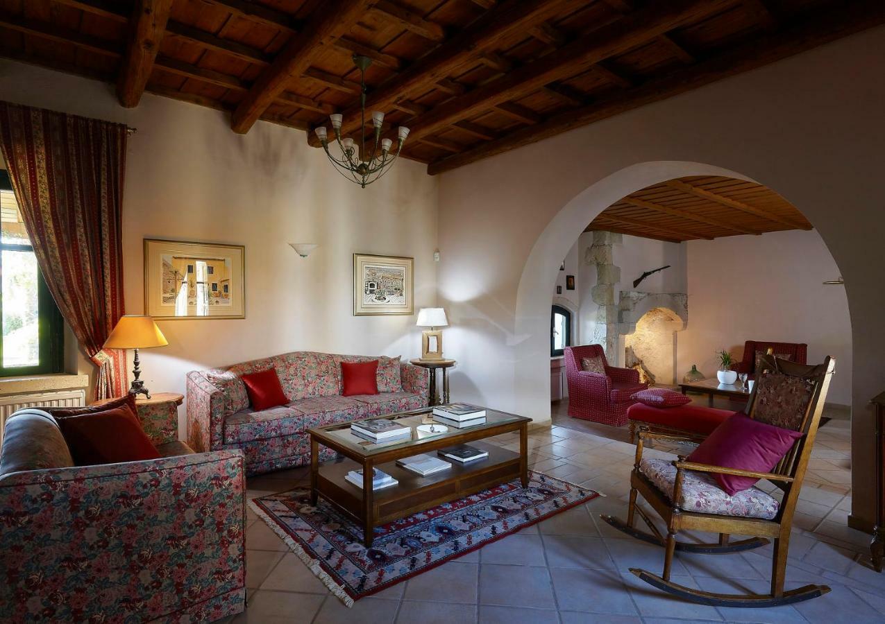 Castello Villa Daphnes - Private Pool & Whirlpool Dhafnes Exterior foto